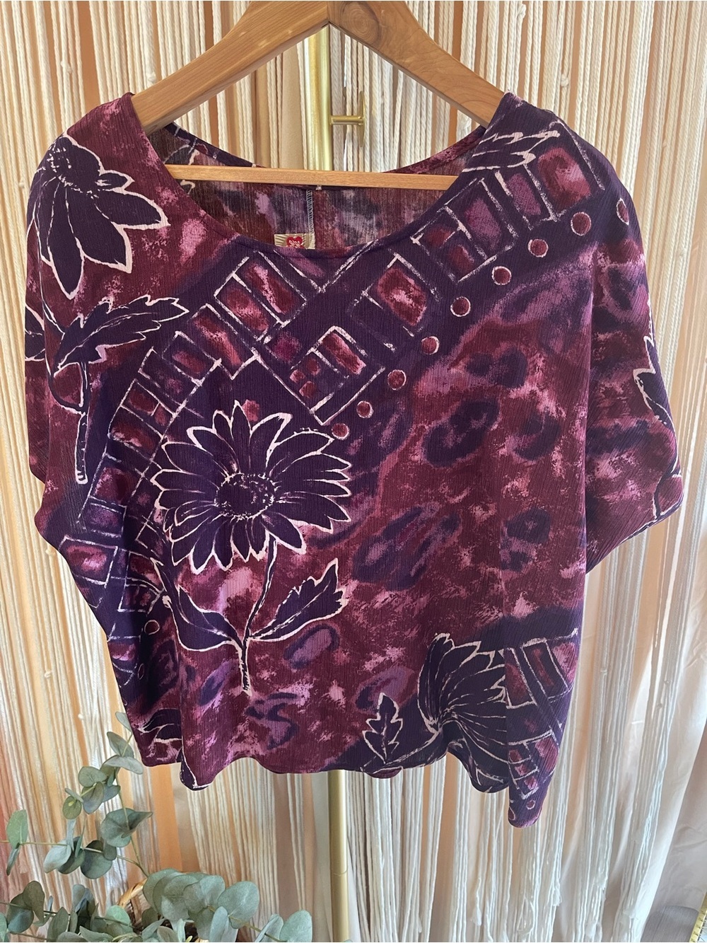 vintage bohemian Hawaiian batik boxy top by Hilo Hattie purple white plum